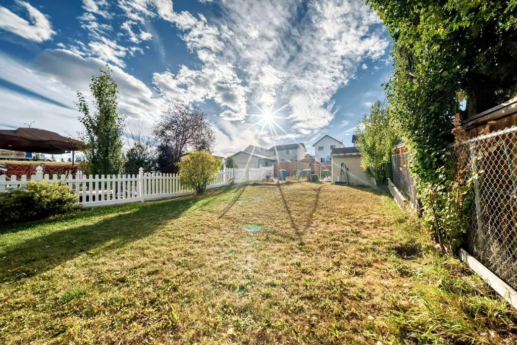 79 Hidden Crescent NW Calgary AB T3A 5L4