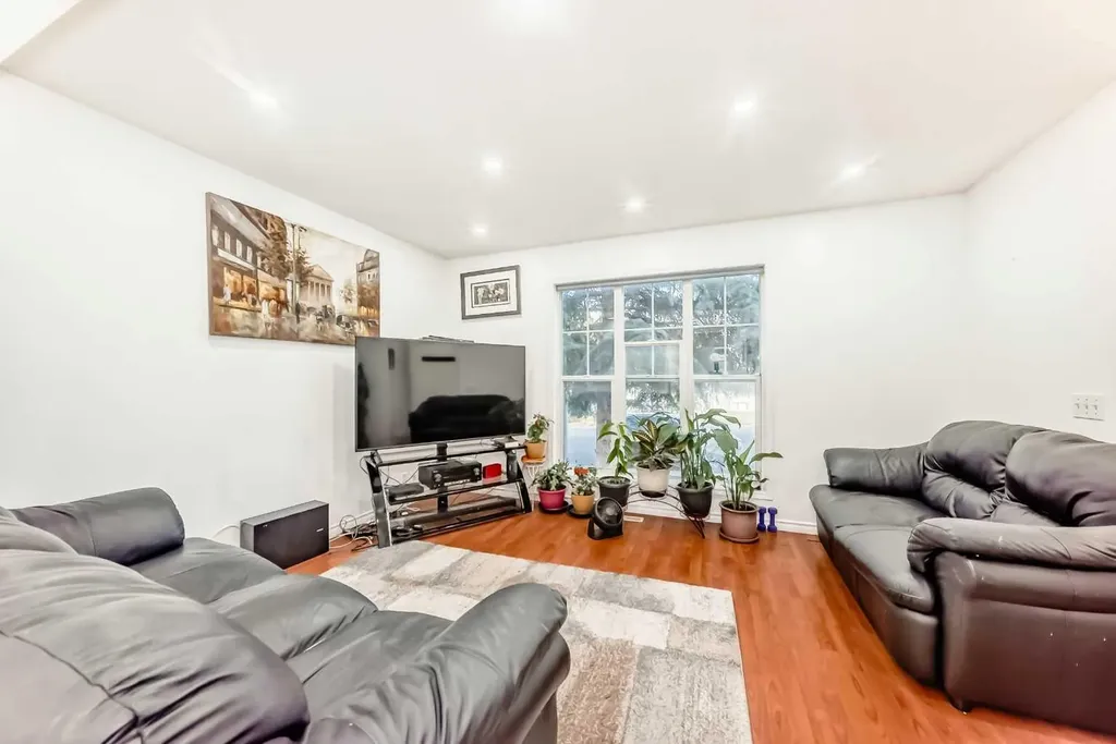 79 Hidden Crescent NW Calgary AB T3A 5L4