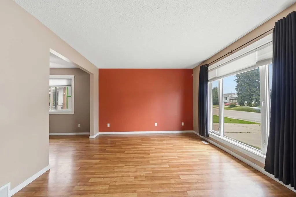 157 Rogers Crescent Fort Mcmurray AB T9H 2W7