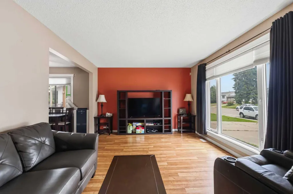 157 Rogers Crescent Fort Mcmurray AB T9H 2W7