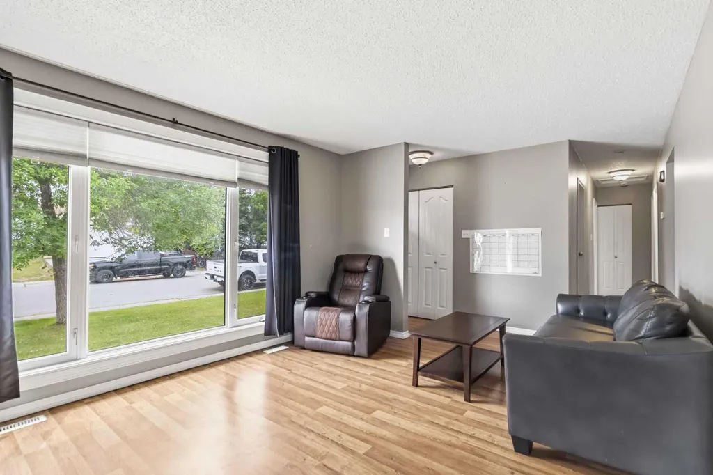 157 Rogers Crescent Fort Mcmurray AB T9H 2W7