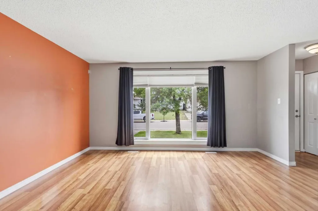 157 Rogers Crescent Fort Mcmurray AB T9H 2W7