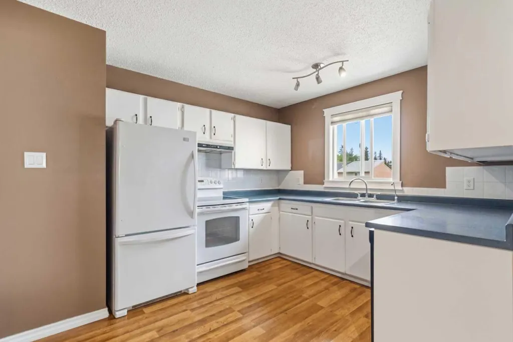 157 Rogers Crescent Fort Mcmurray AB T9H 2W7