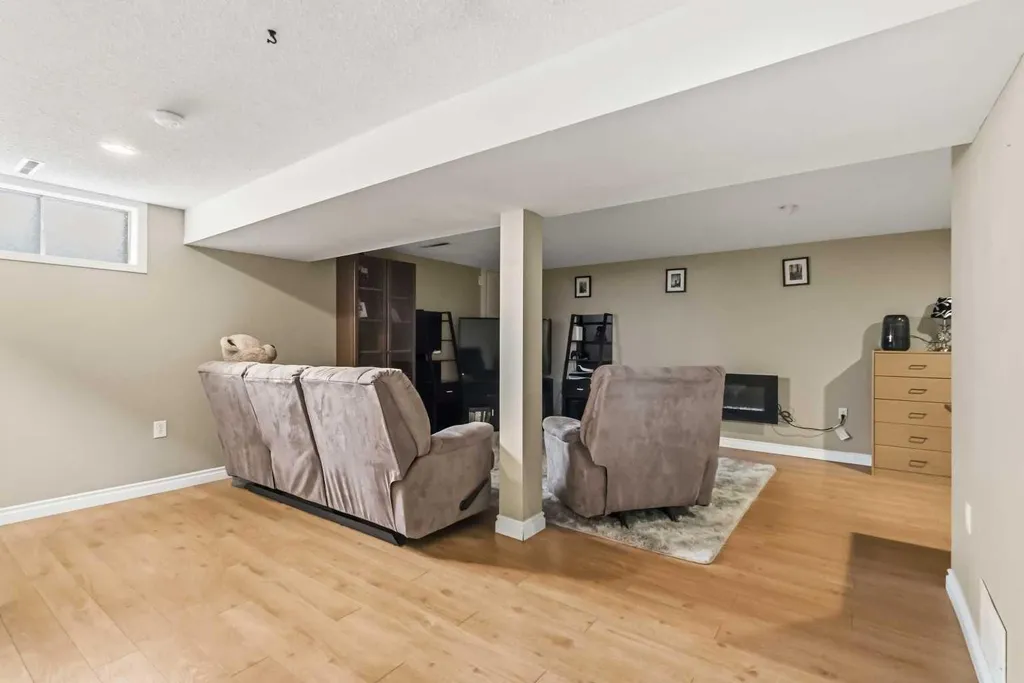 157 Rogers Crescent Fort Mcmurray AB T9H 2W7