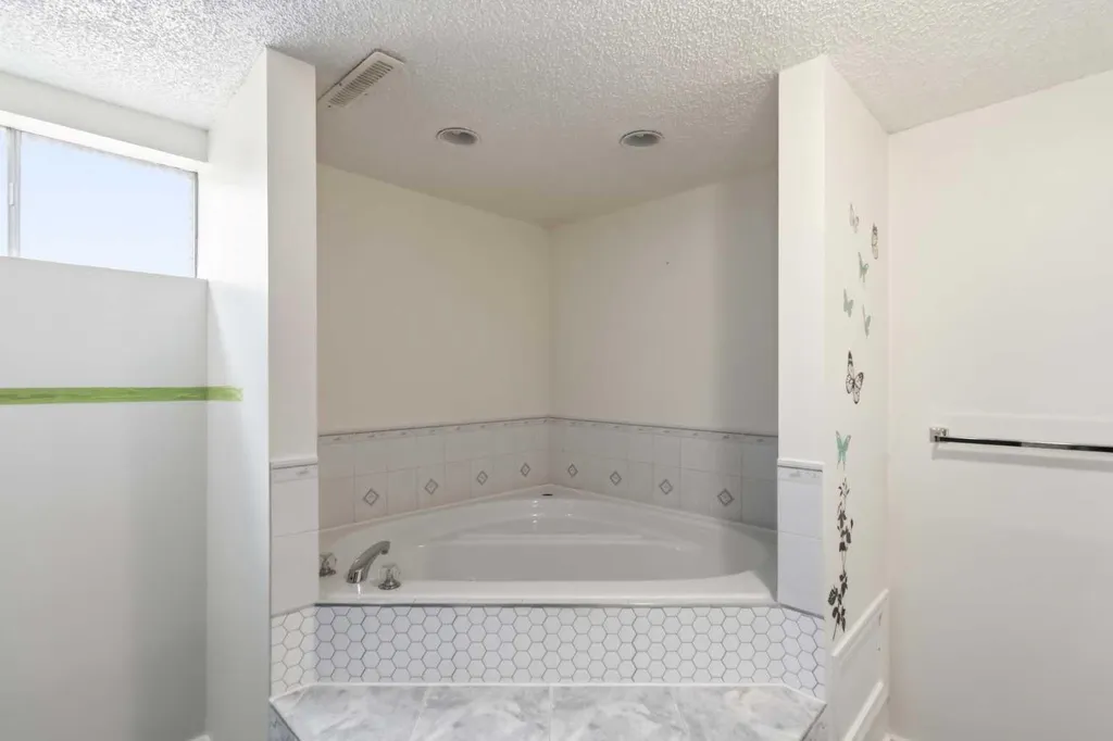157 Rogers Crescent Fort Mcmurray AB T9H 2W7