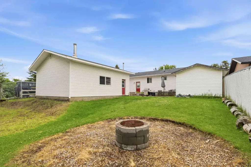 157 Rogers Crescent Fort Mcmurray AB T9H 2W7
