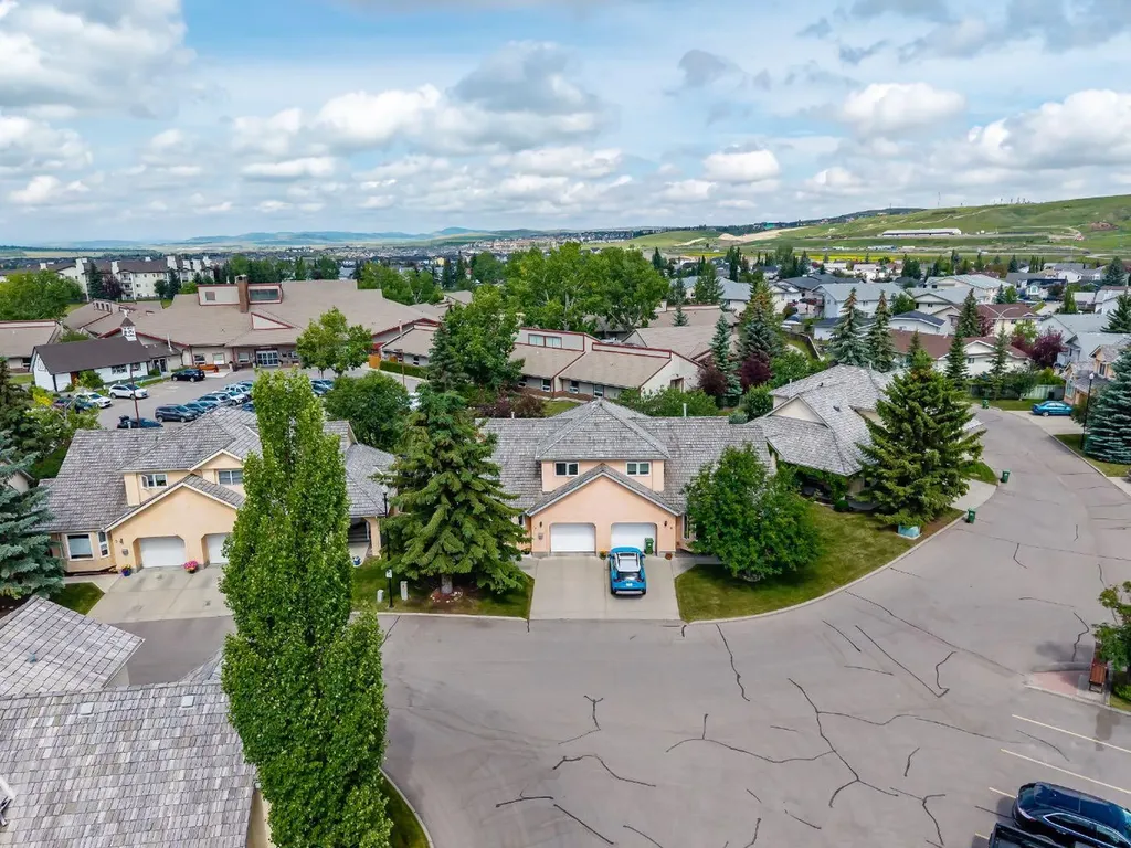 26 Quigley Drive Cochrane AB T4C 1M2