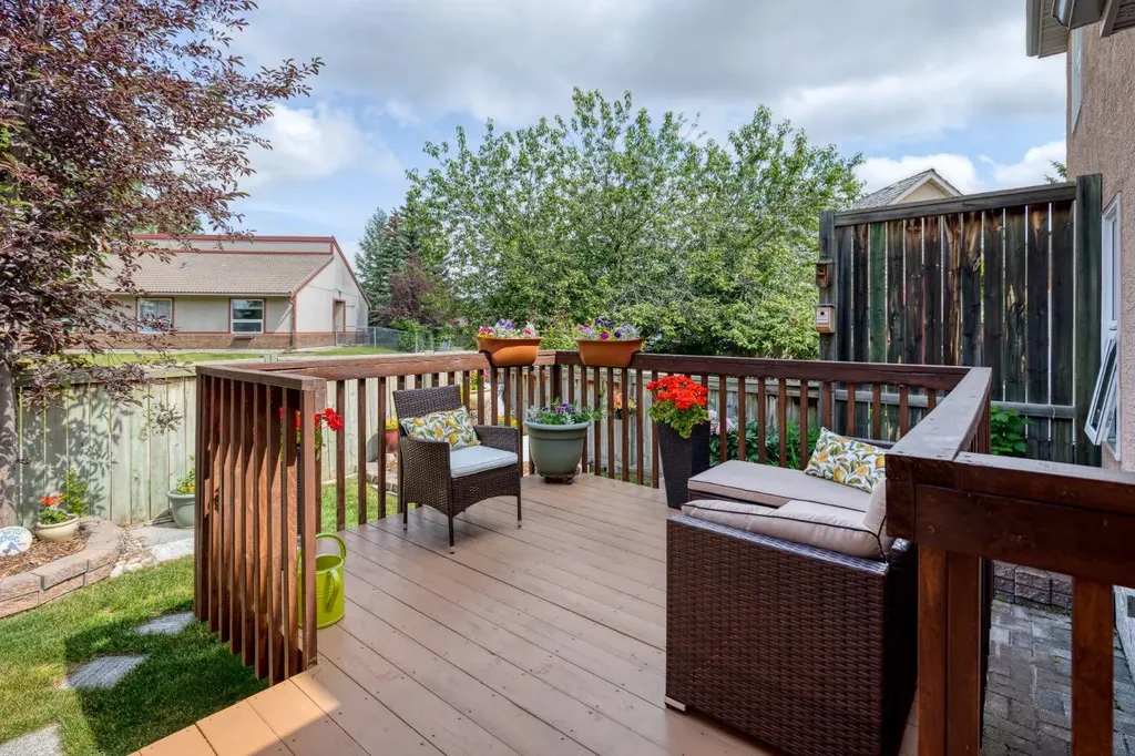 26 Quigley Drive Cochrane AB T4C 1M2