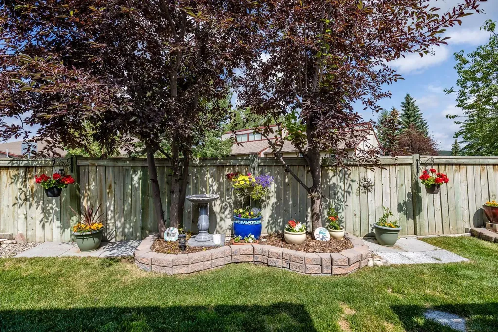 26 Quigley Drive Cochrane AB T4C 1M2