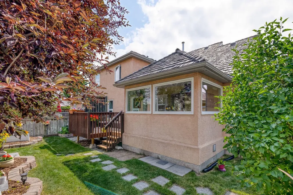 26 Quigley Drive Cochrane AB T4C 1M2