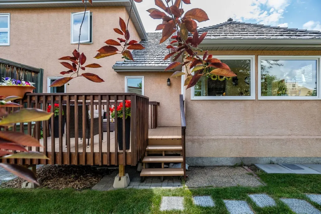 26 Quigley Drive Cochrane AB T4C 1M2