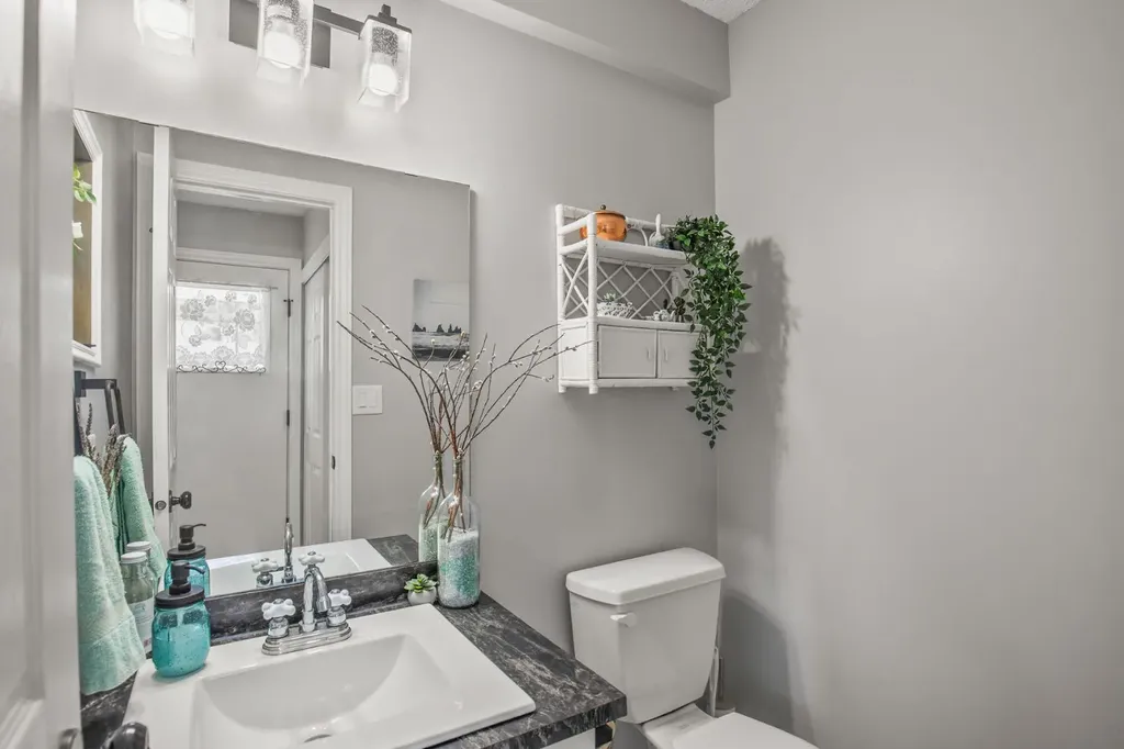 47 Ellenwood Drive Red Deer AB T4R 2E1
