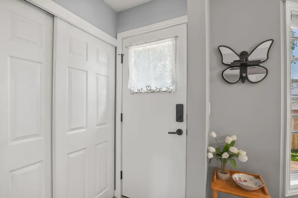 47 Ellenwood Drive Red Deer AB T4R 2E1