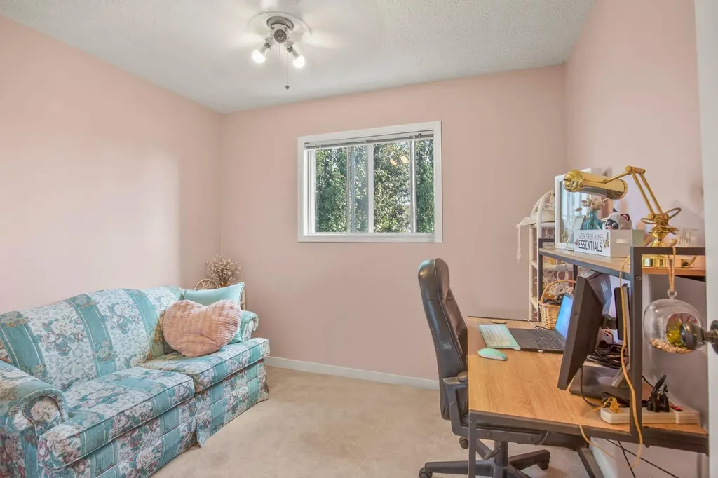 47 Ellenwood Drive Red Deer AB T4R 2E1