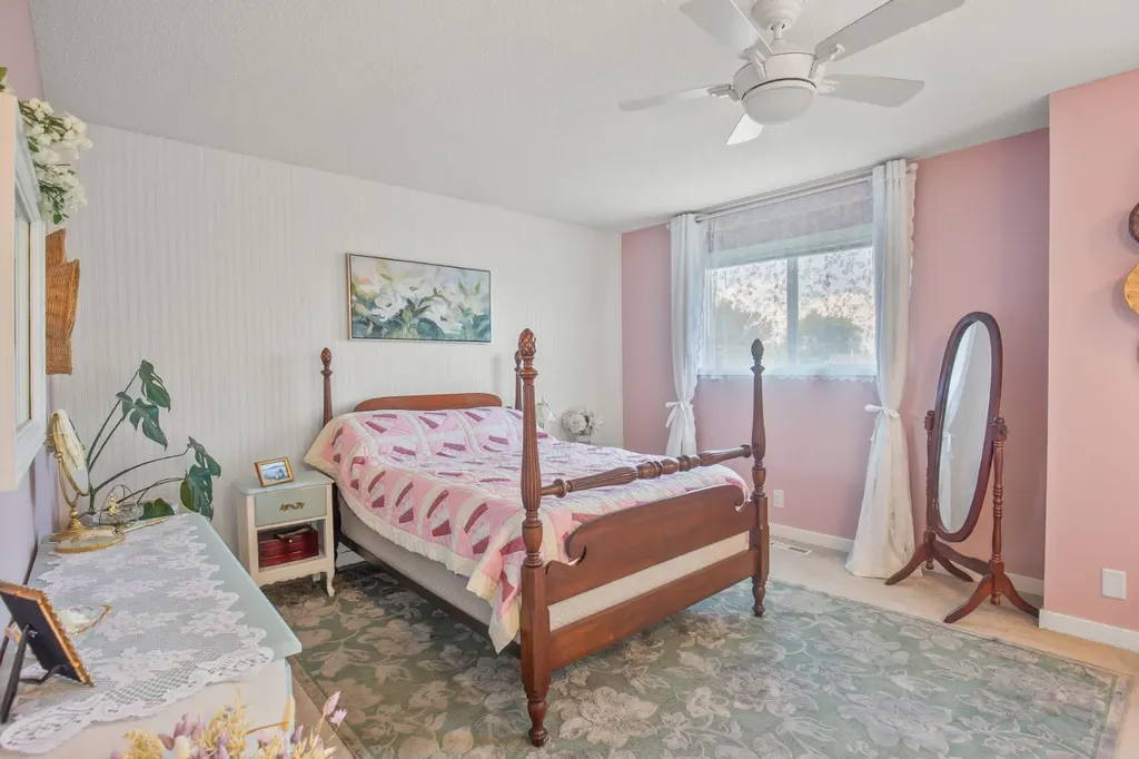 47 Ellenwood Drive Red Deer AB T4R 2E1