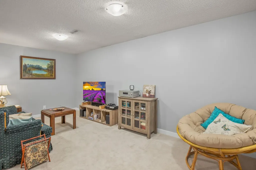 47 Ellenwood Drive Red Deer AB T4R 2E1