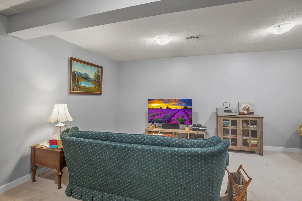 47 Ellenwood Drive Red Deer AB T4R 2E1