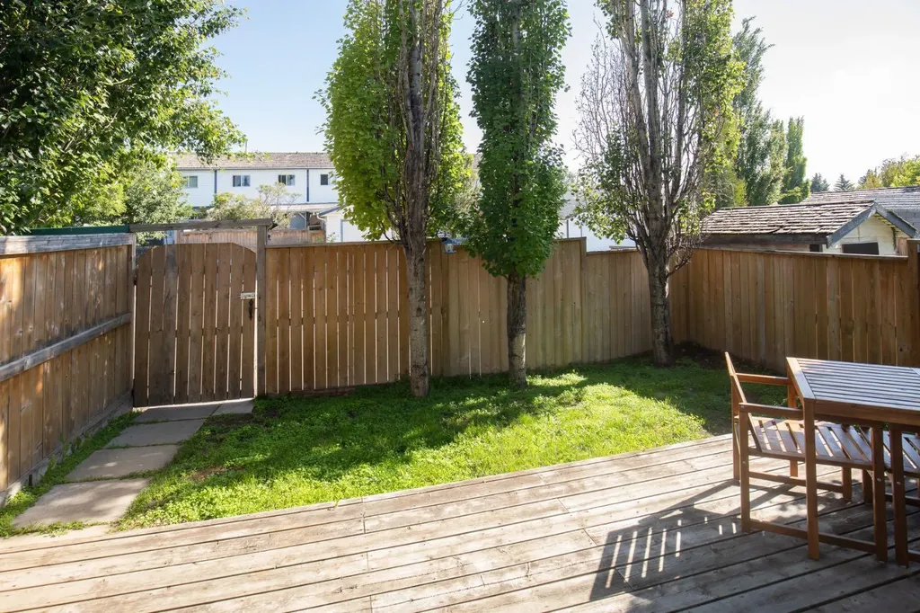 47 Ellenwood Drive Red Deer AB T4R 2E1
