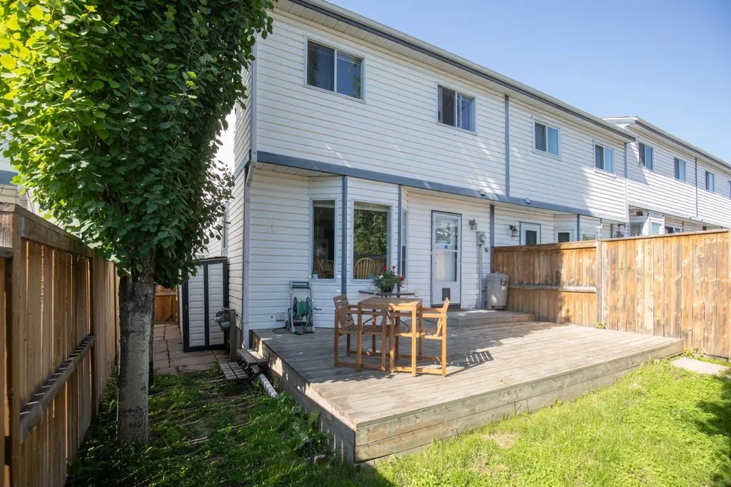 47 Ellenwood Drive Red Deer AB T4R 2E1