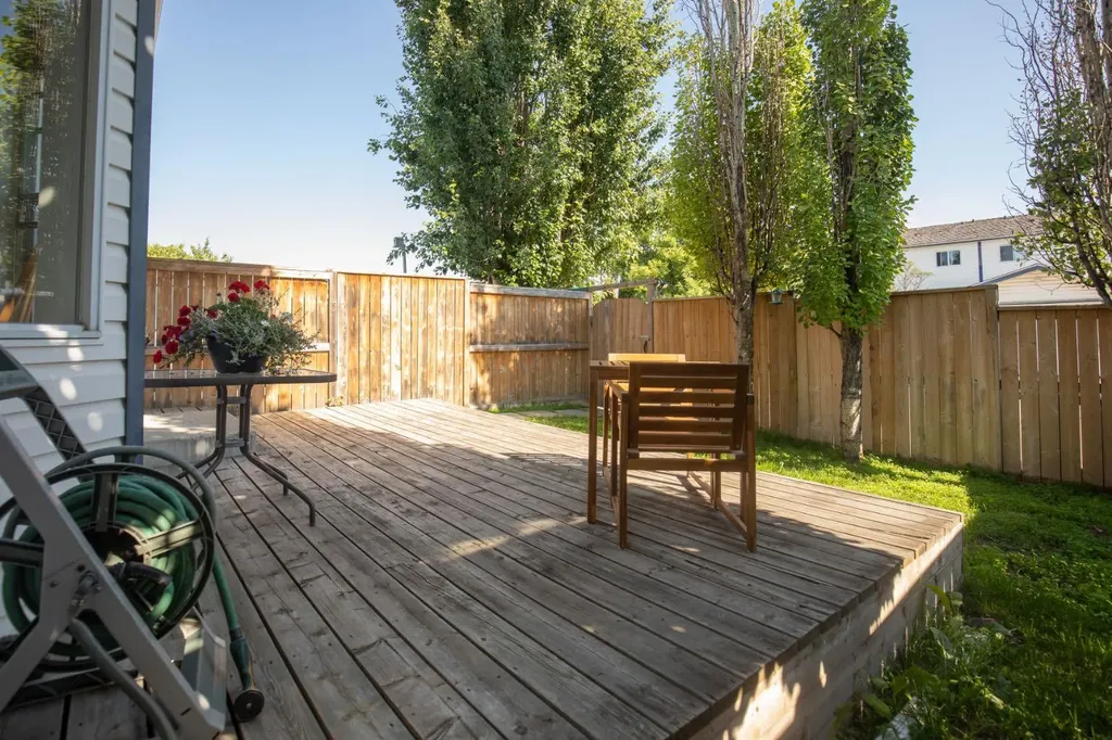 47 Ellenwood Drive Red Deer AB T4R 2E1