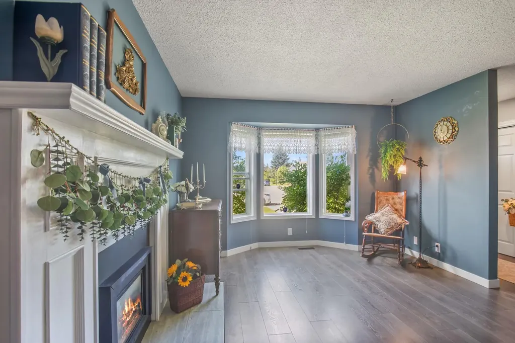 47 Ellenwood Drive Red Deer AB T4R 2E1