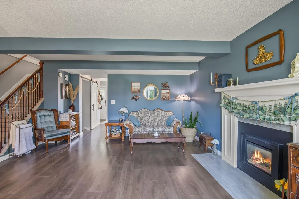 47 Ellenwood Drive Red Deer AB T4R 2E1