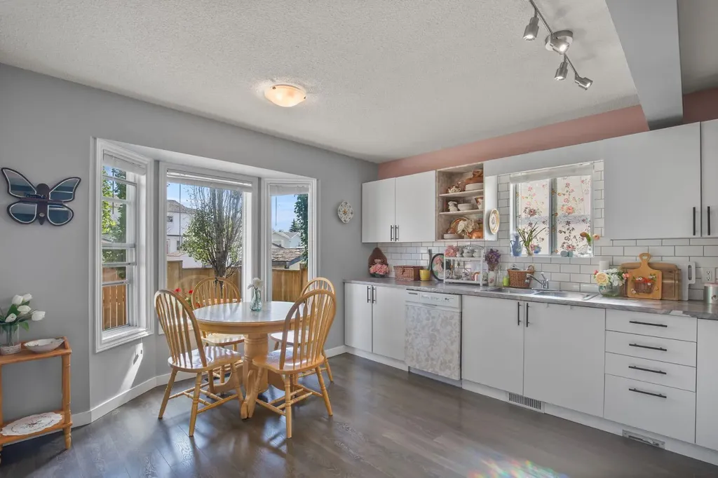47 Ellenwood Drive Red Deer AB T4R 2E1
