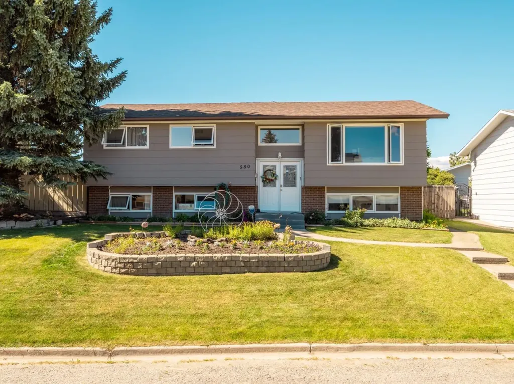 580 Mcdougall Street Pincher Creek AB T0K 1W0