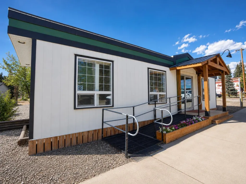 220 Main Street Diamond Valley AB T0L2A0