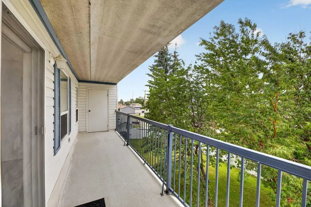 4514 54 Avenue Olds AB T4H 1W5