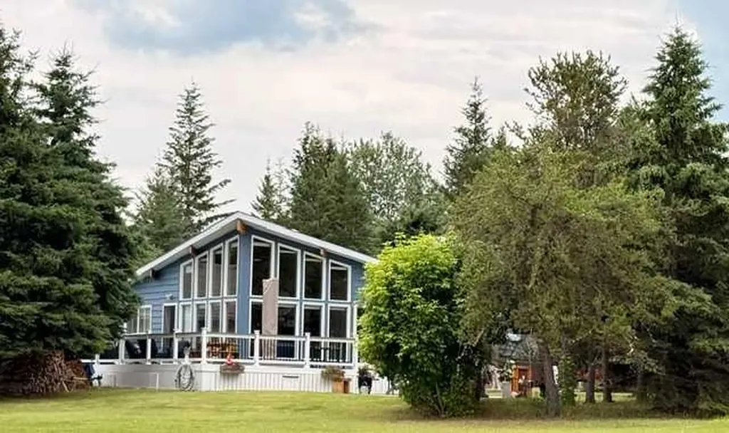 221 White Fish Crescent Lac Des Iles SK S0M 1A0