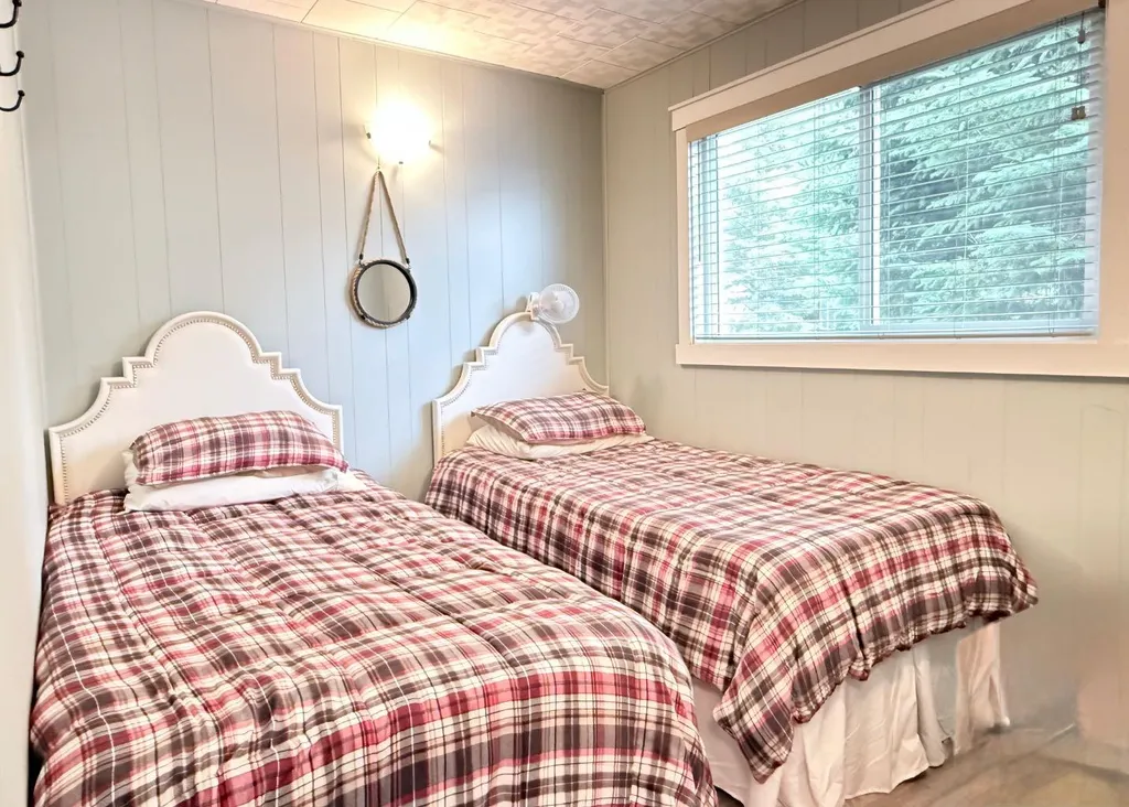 221 White Fish Crescent Lac Des Iles SK S0M 1A0