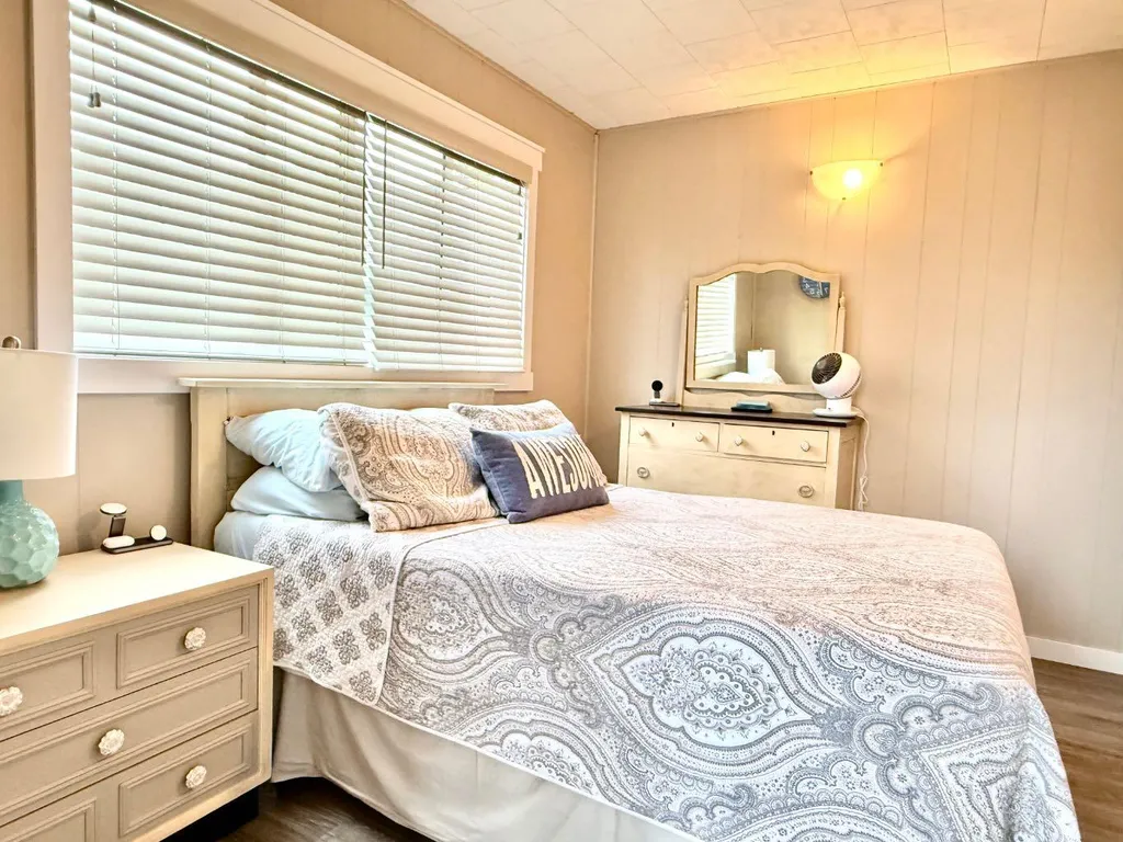 221 White Fish Crescent Lac Des Iles SK S0M 1A0