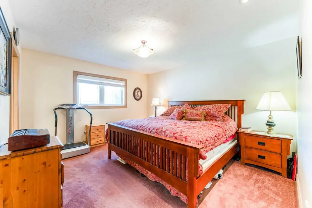 43 N 2a Street E Magrath AB T0K1J0