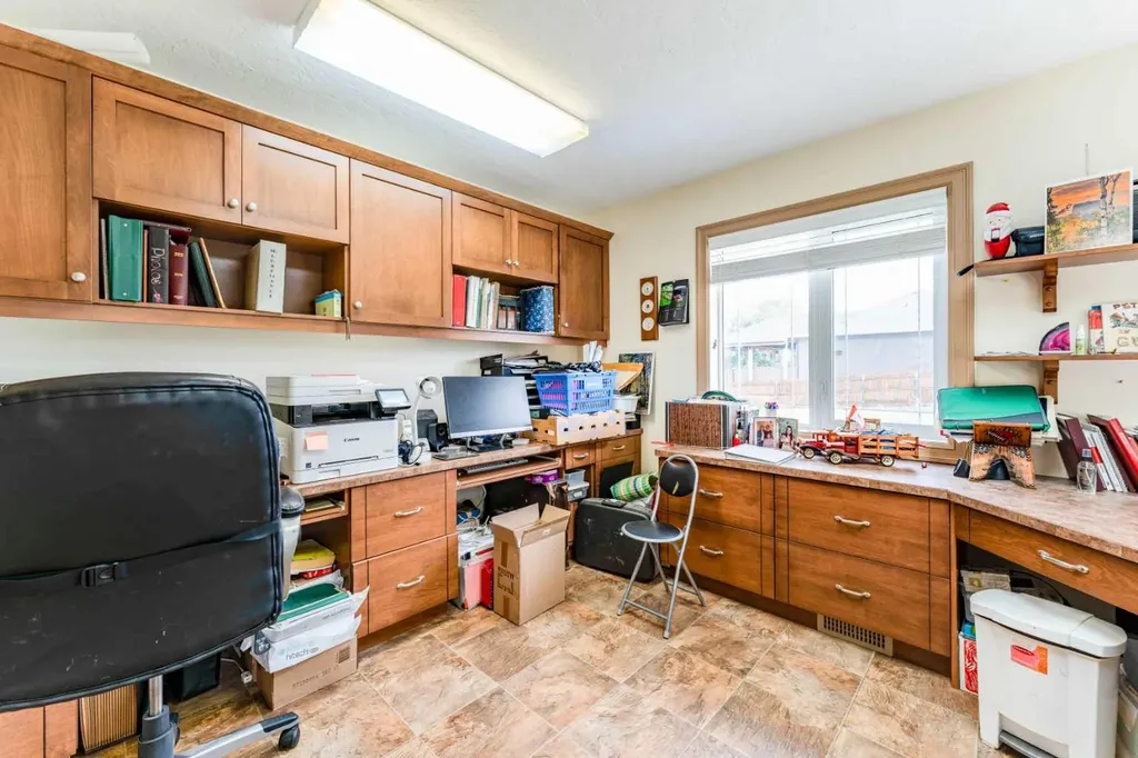43 N 2a Street E Magrath AB T0K1J0