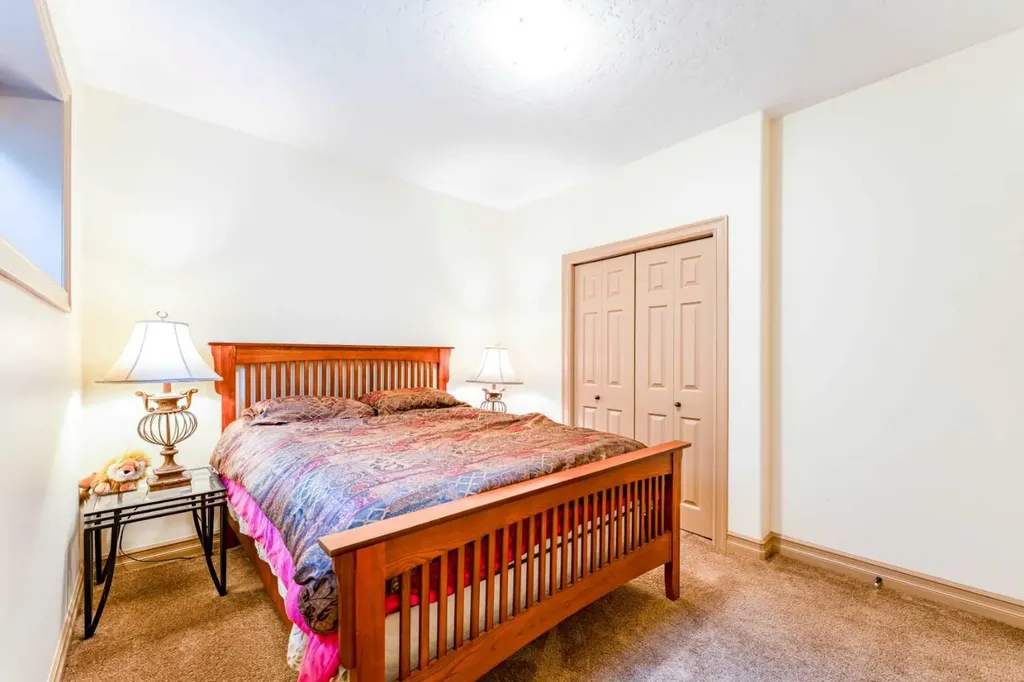 43 N 2a Street E Magrath AB T0K1J0