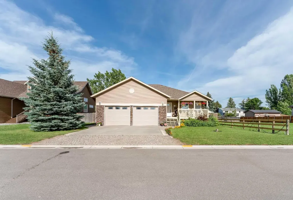 43 N 2a Street E Magrath AB T0K1J0