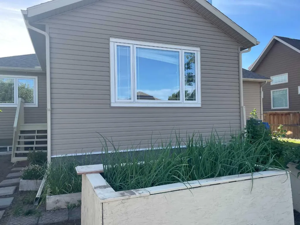 43 N 2a Street E Magrath AB T0K1J0