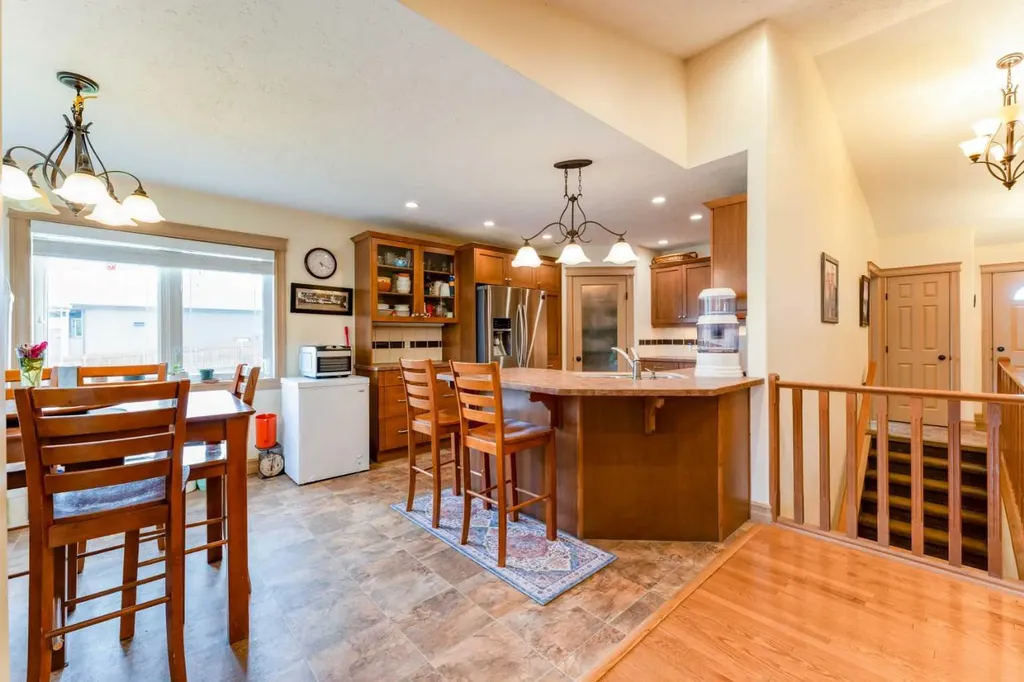 43 N 2a Street E Magrath AB T0K1J0