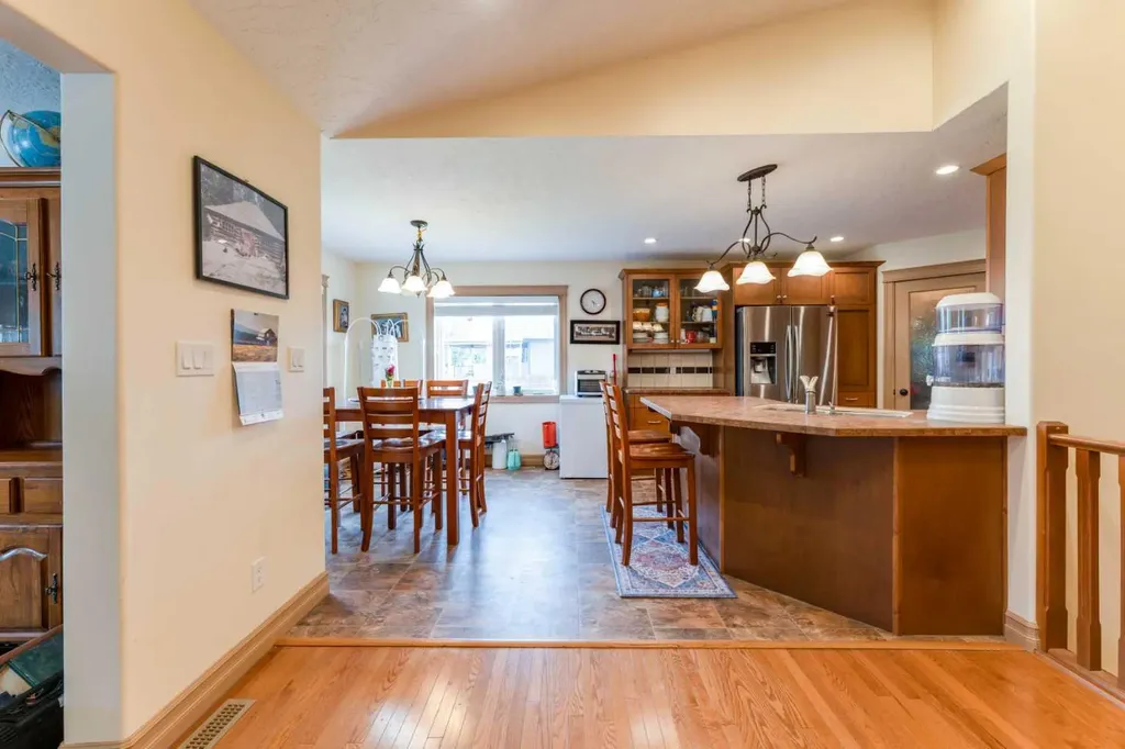 43 N 2a Street E Magrath AB T0K1J0