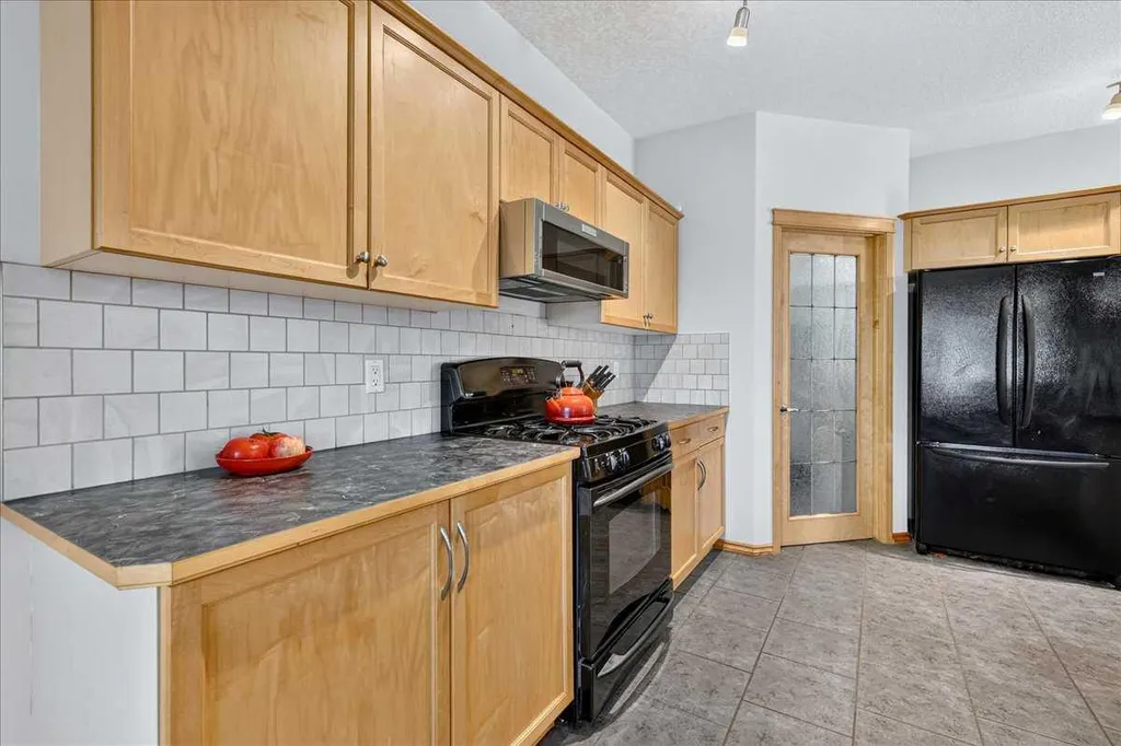 121 Springmere Road Chestermere AB T1X 1R4