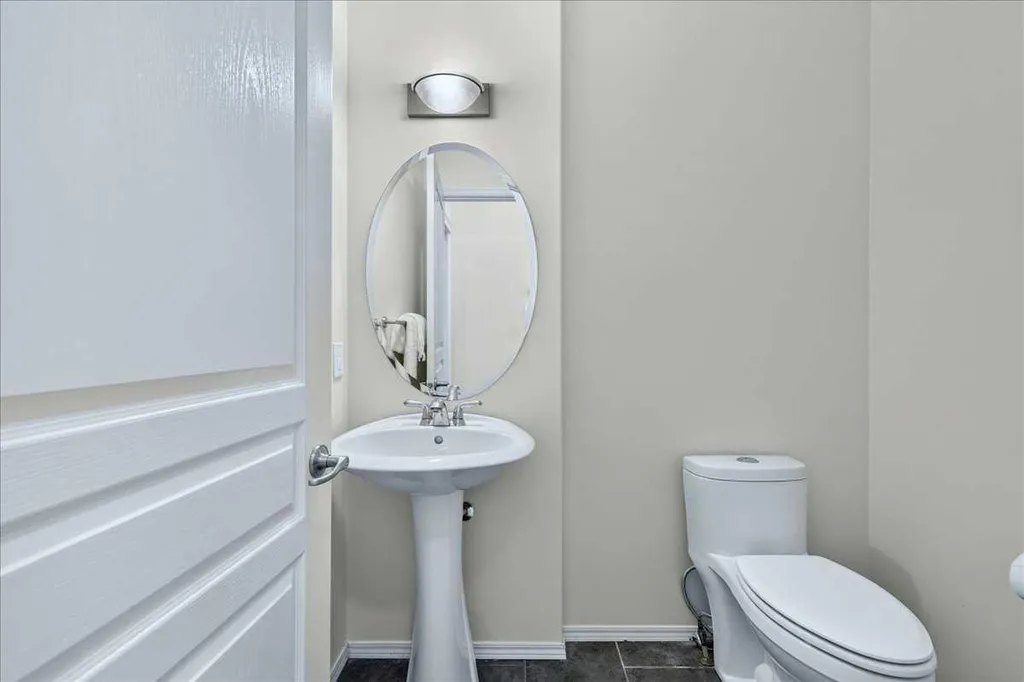 121 Springmere Road Chestermere AB T1X 1R4