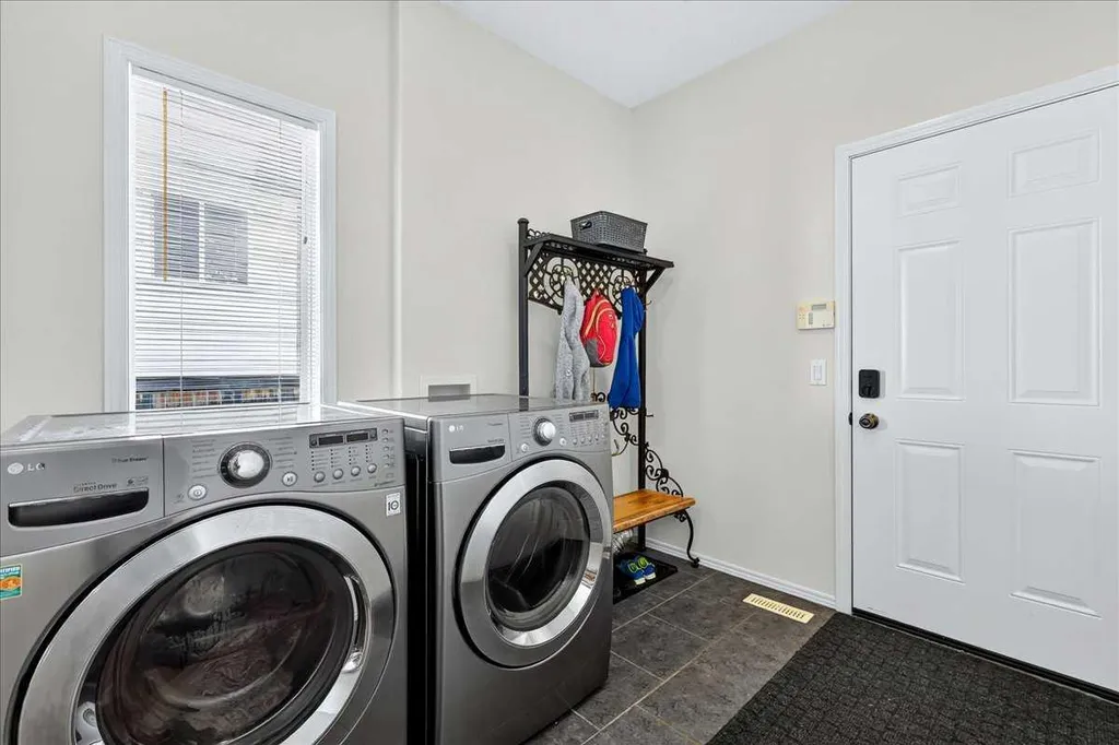 121 Springmere Road Chestermere AB T1X 1R4