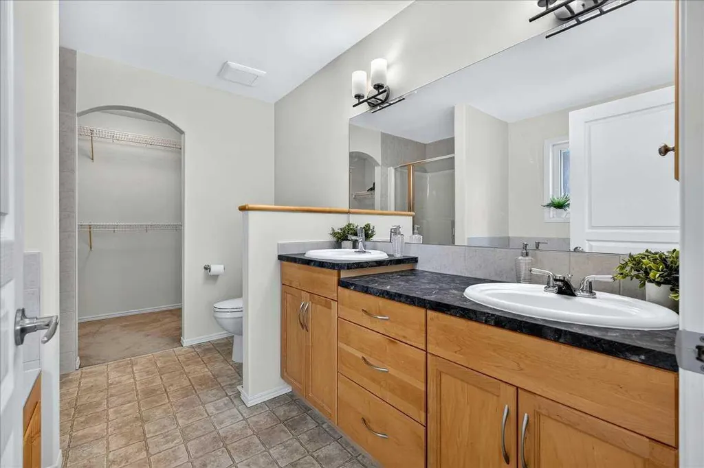 121 Springmere Road Chestermere AB T1X 1R4