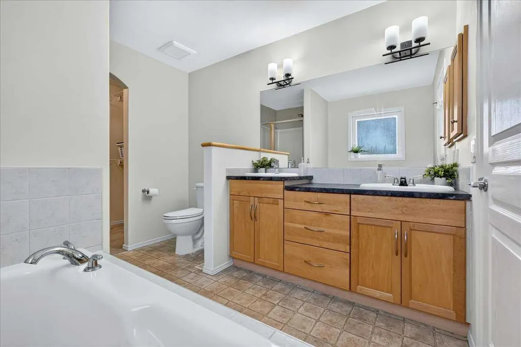 121 Springmere Road Chestermere AB T1X 1R4