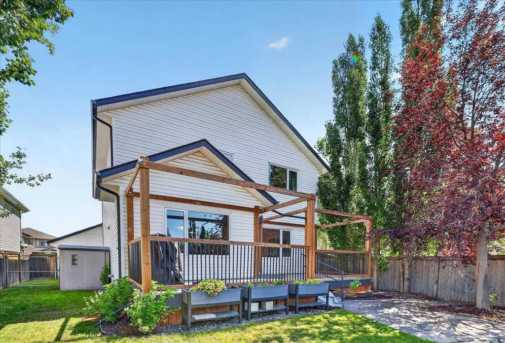 121 Springmere Road Chestermere AB T1X 1R4