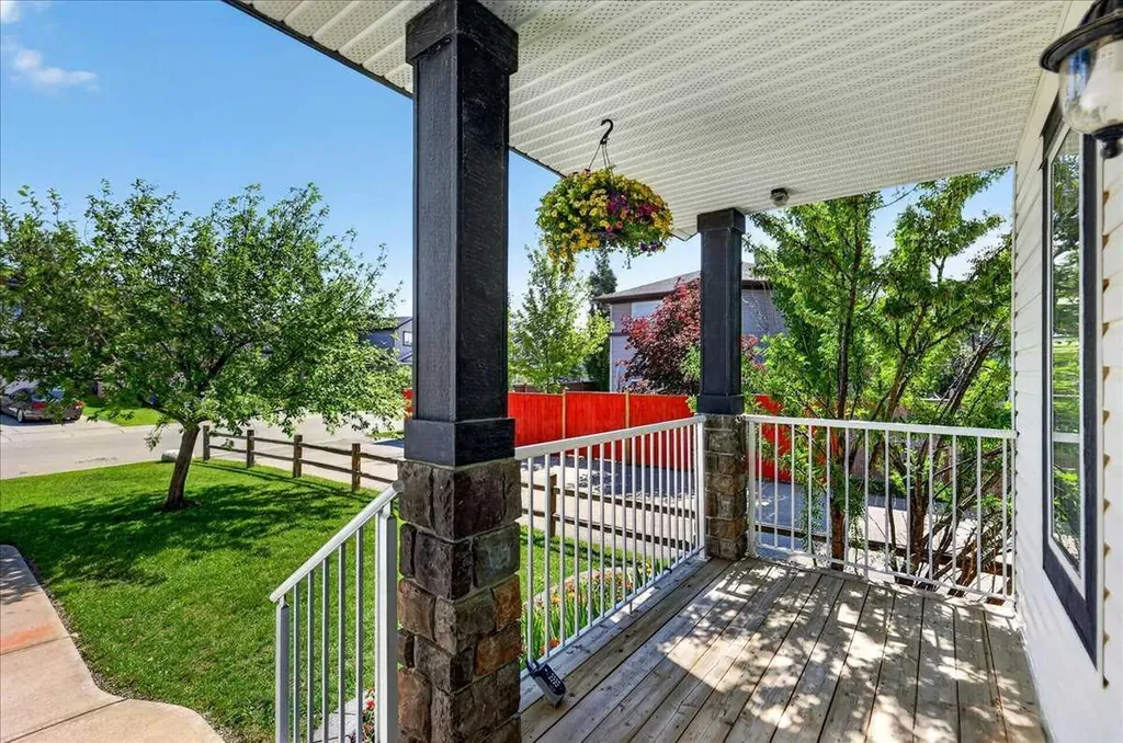 121 Springmere Road Chestermere AB T1X 1R4