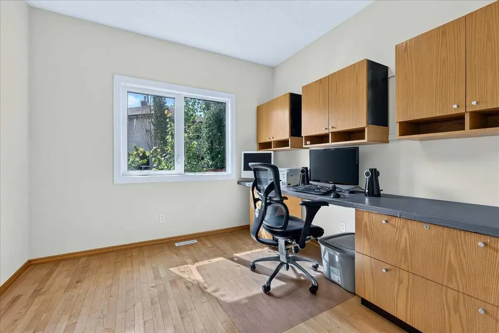 121 Springmere Road Chestermere AB T1X 1R4