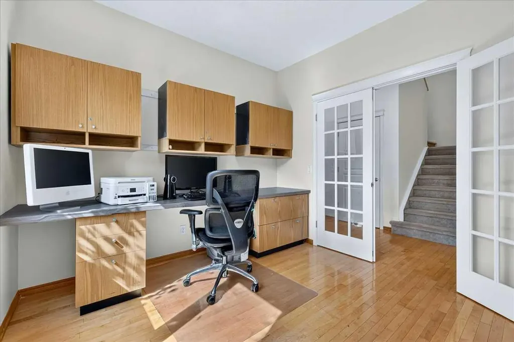 121 Springmere Road Chestermere AB T1X 1R4