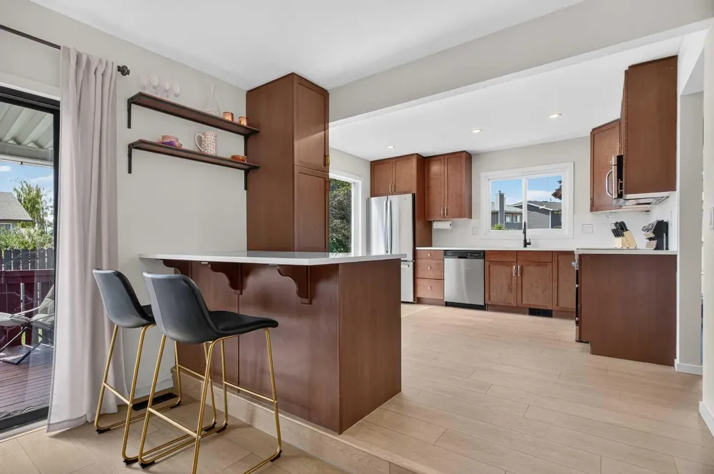 51 Millbank Court SW Calgary AB T2Y 2C9
